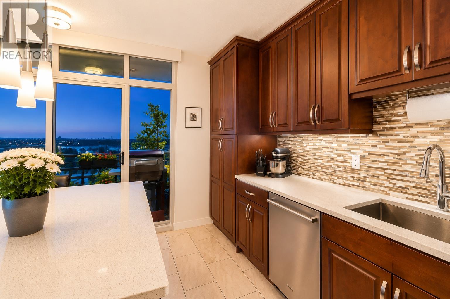 1004 412 Twelfth Street, New Westminster, British Columbia  V3M 6R2 - Photo 10 - R3126103