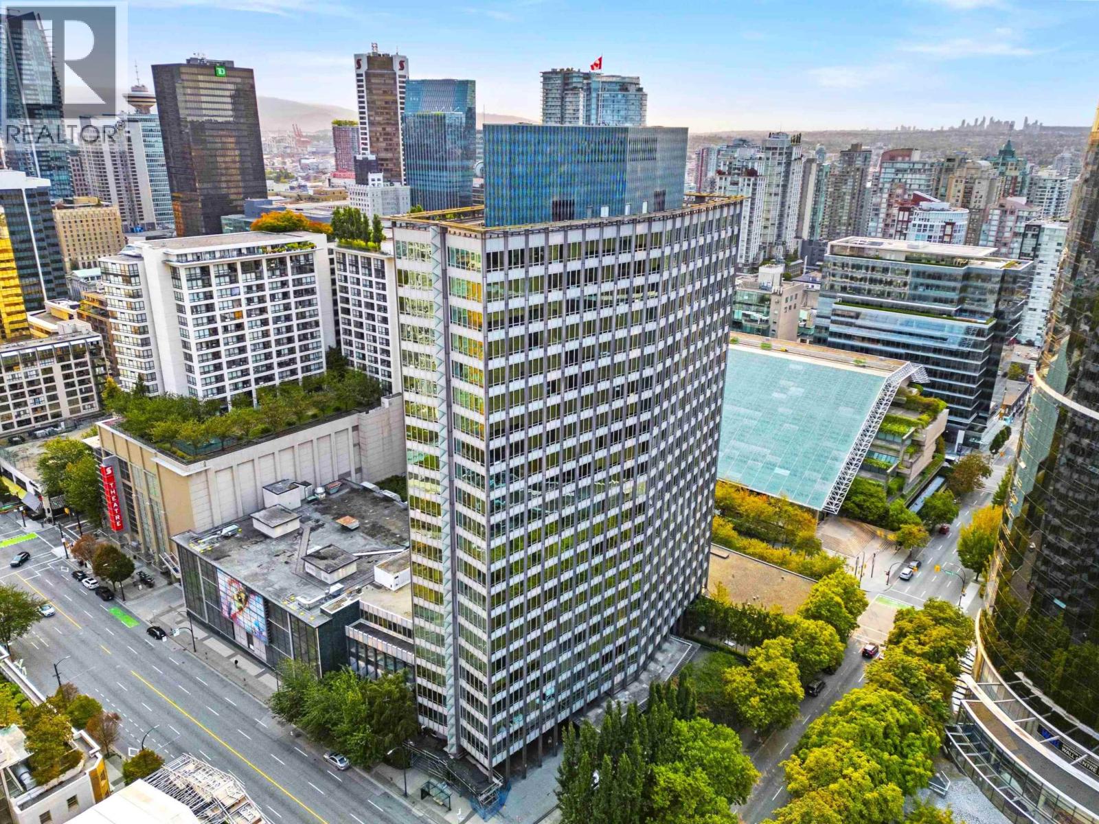 614 989 NELSON STREET, Vancouver, British Columbia