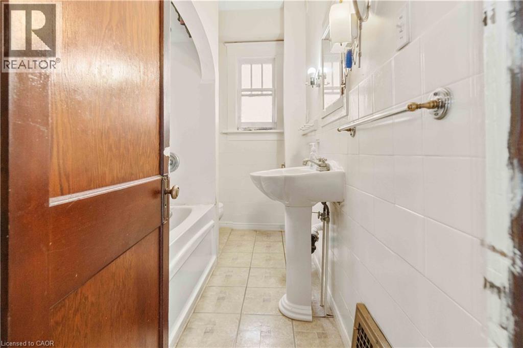 151 Louisa Street, Kitchener, Ontario  N2H 5M4 - Photo 11 - 40832091