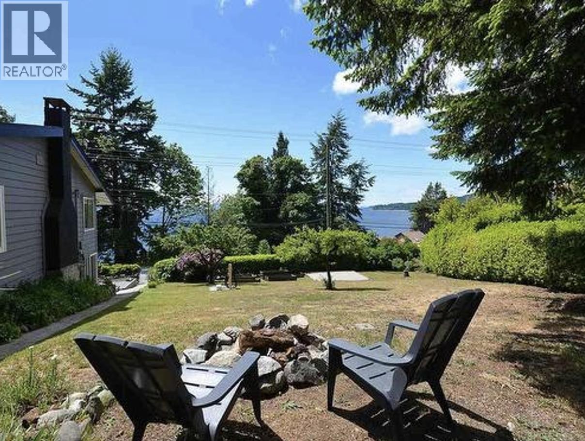 5258 Sunshine Coast Highway, Sechelt, British Columbia  V7Z 0G7 - Photo 3 - R3126111