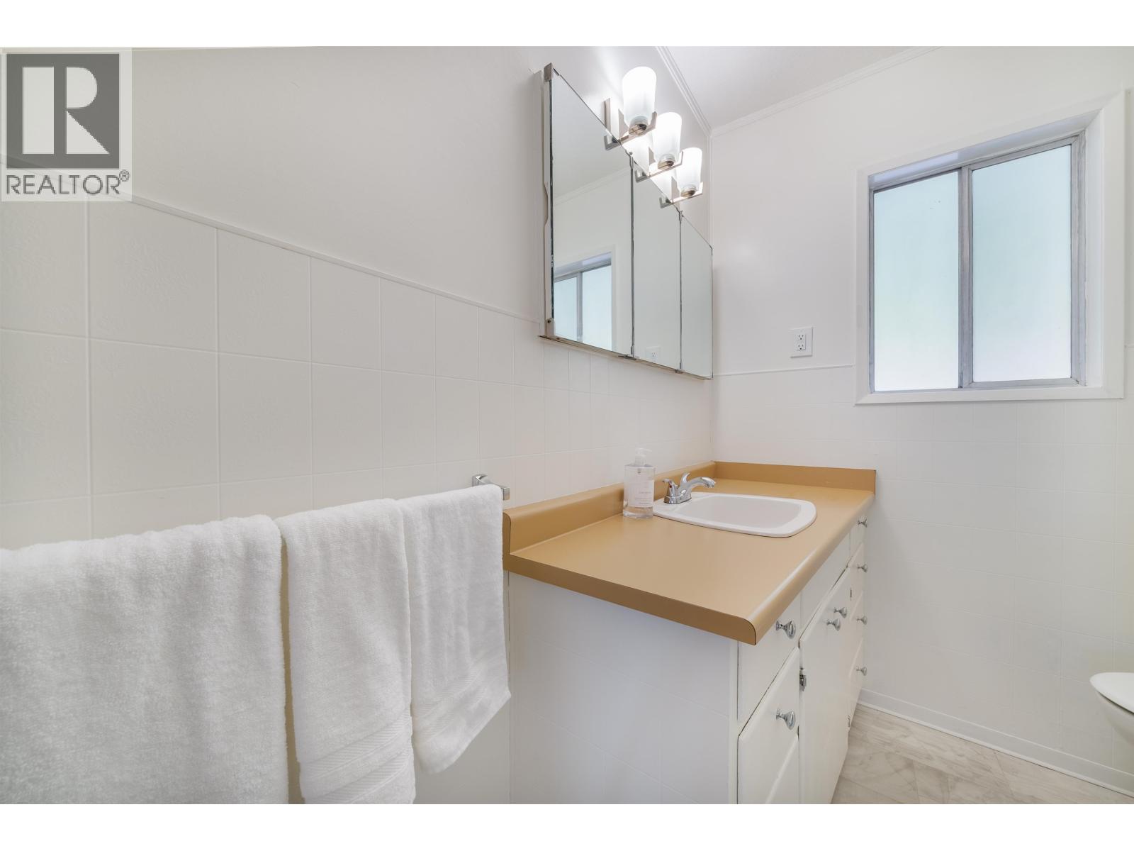 5258 Sunshine Coast Highway, Sechelt, British Columbia  V7Z 0G7 - Photo 9 - R3126111