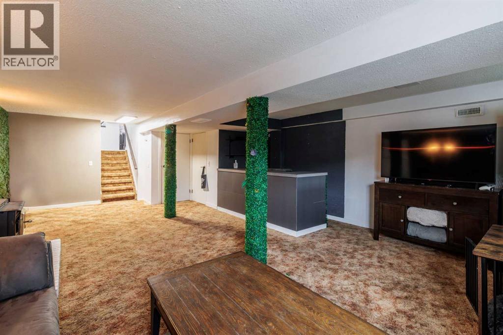 92 Erin Woods Drive SE, Calgary, Alberta  T2B 2S1 - Photo 35 - A2304814
