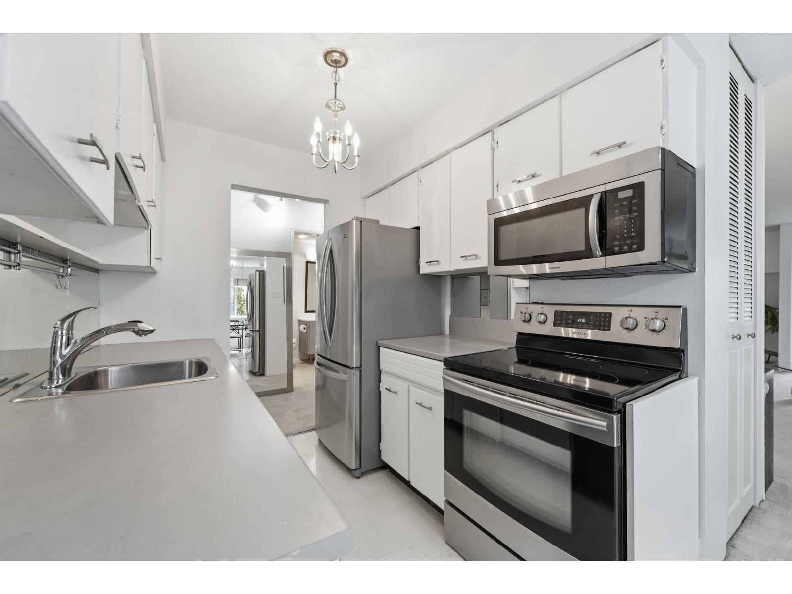 104 1355 FIR STREET, White Rock, British Columbia