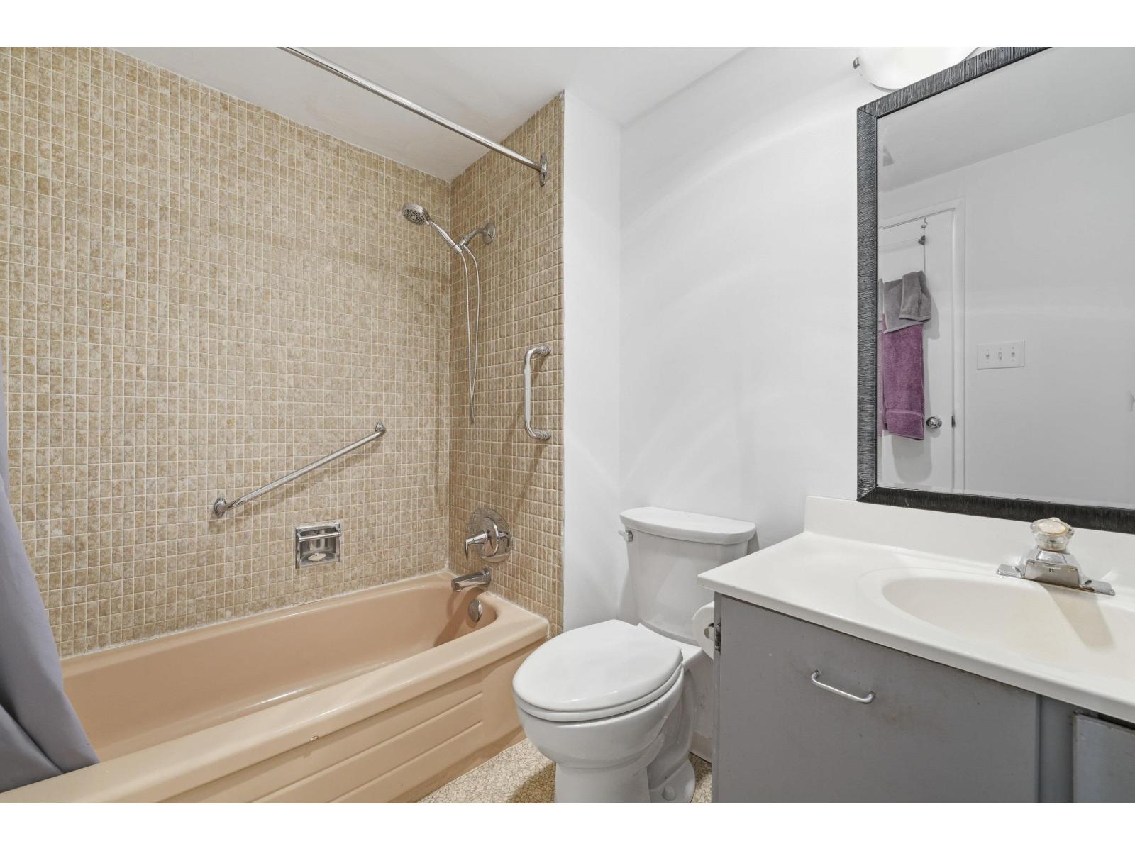 104 1355 Fir Street, White Rock, British Columbia  V4B 4B3 - Photo 15 - R3126012