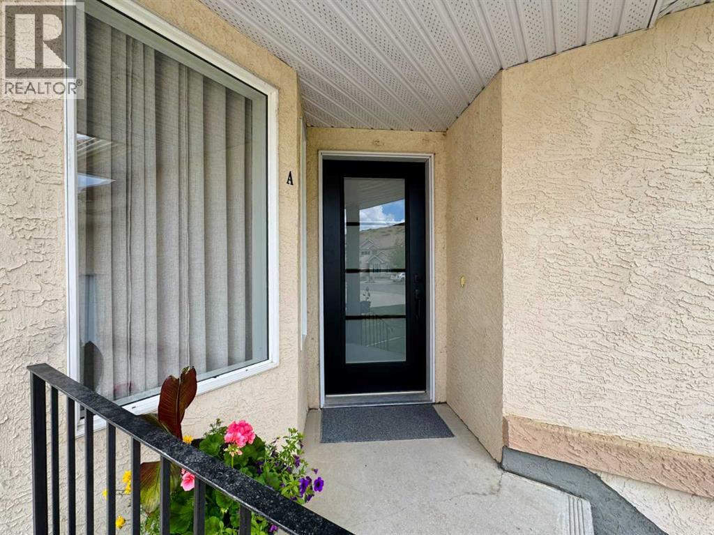 1, 398 Canyon Boulevard W, Lethbridge, Alberta  T1K 6V2 - Photo 4 - A2311892