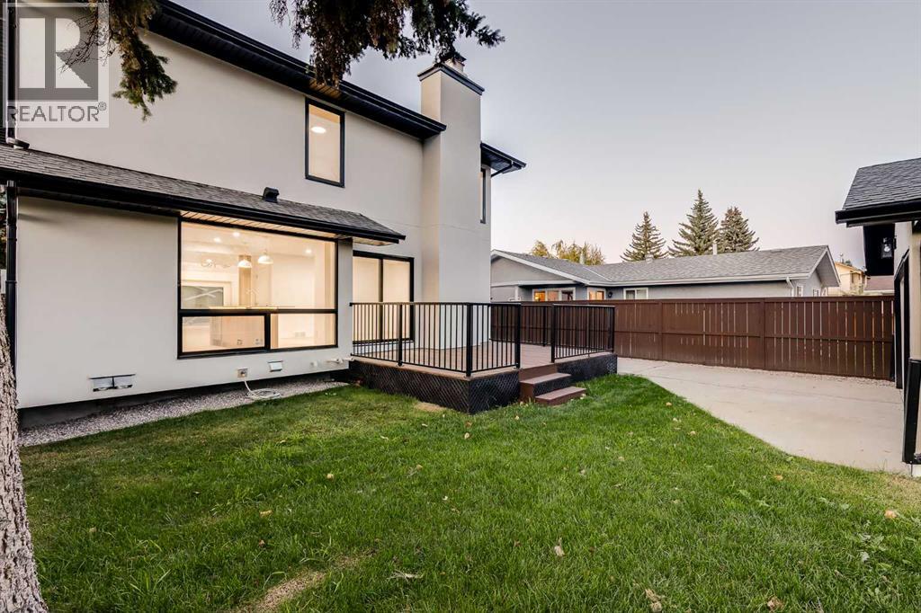 116 Deer Run Close SE, Calgary, Alberta  T2J 5P5 - Photo 9 - A2285575