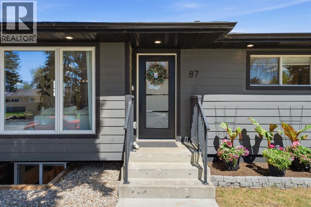87 Armstrong Crescent SE, Calgary, Alberta  T2J 0X2 - Photo 3 - A2310985