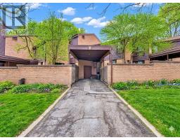 3 - 28 UNDERHILL CRESCENT, Kitchener, Ontario