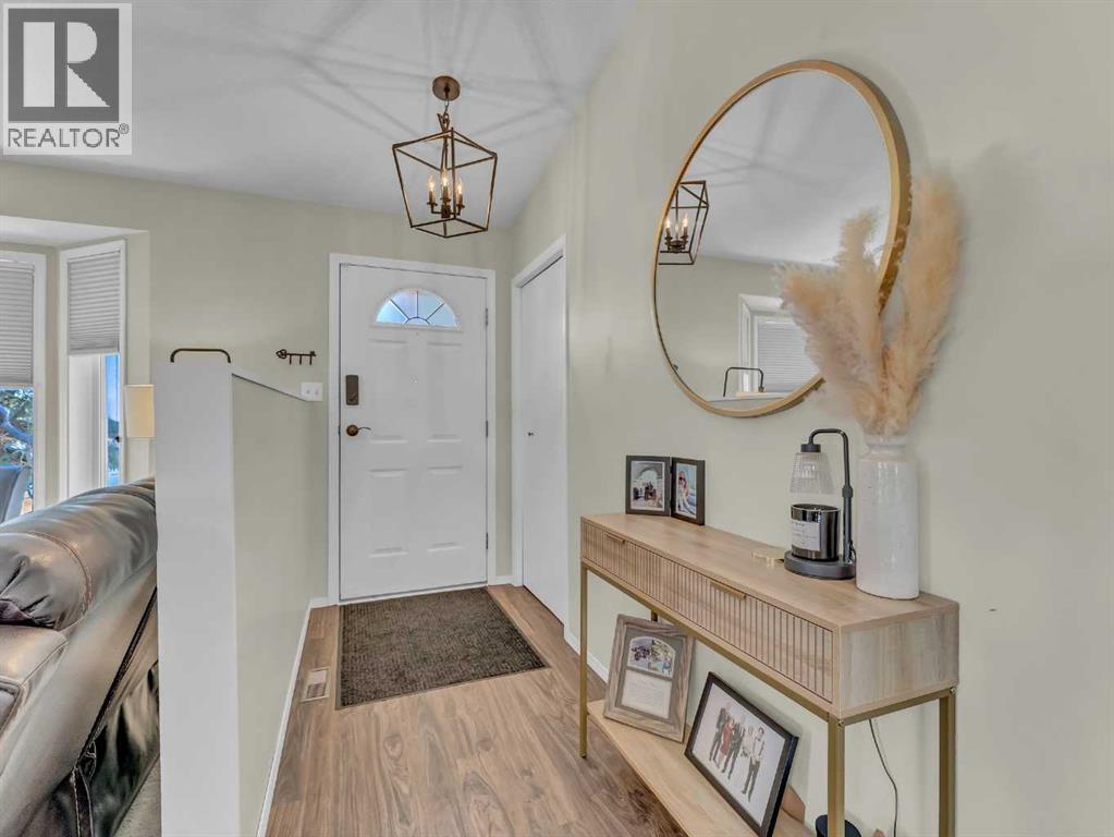 32 Upland Crescent, Brooks, Alberta  T1R 0P5 - Photo 4 - A2288351