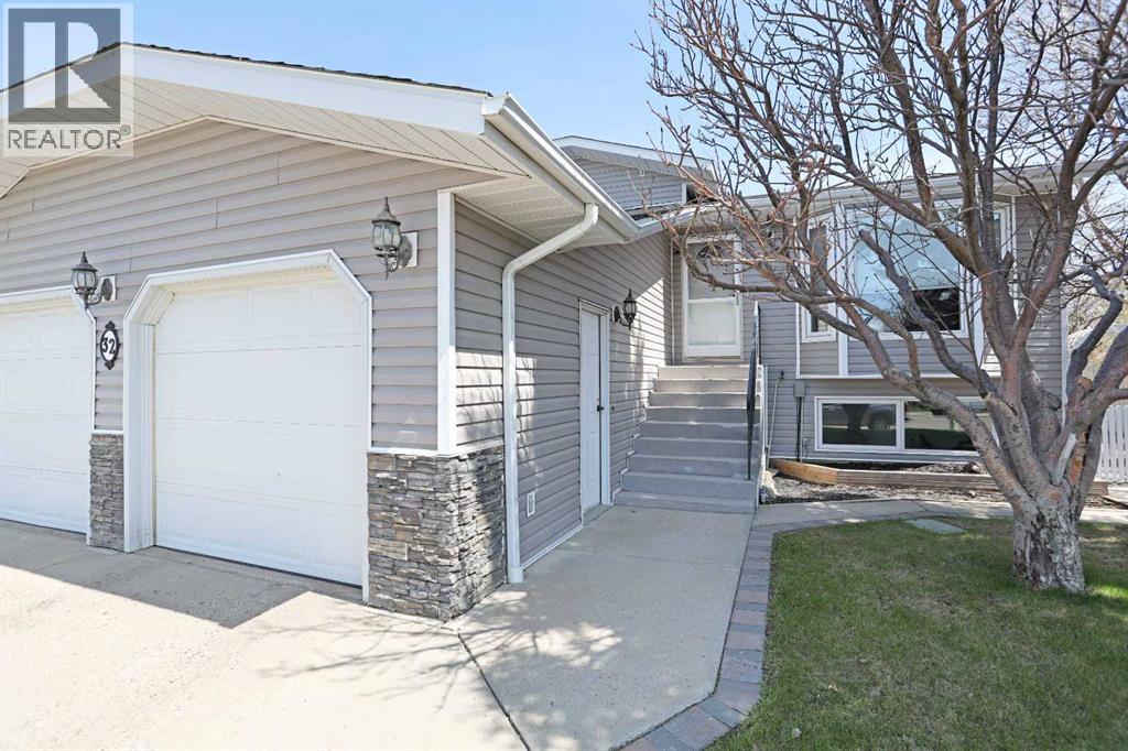 32 Upland Crescent, Brooks, Alberta  T1R 0P5 - Photo 2 - A2288351