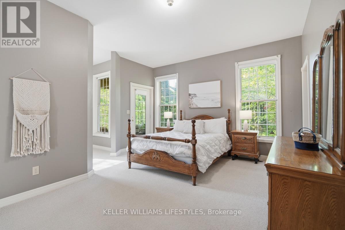10240 Woodpark Court, Lambton Shores, Ontario  N0M 1T0 - Photo 15 - X13152888