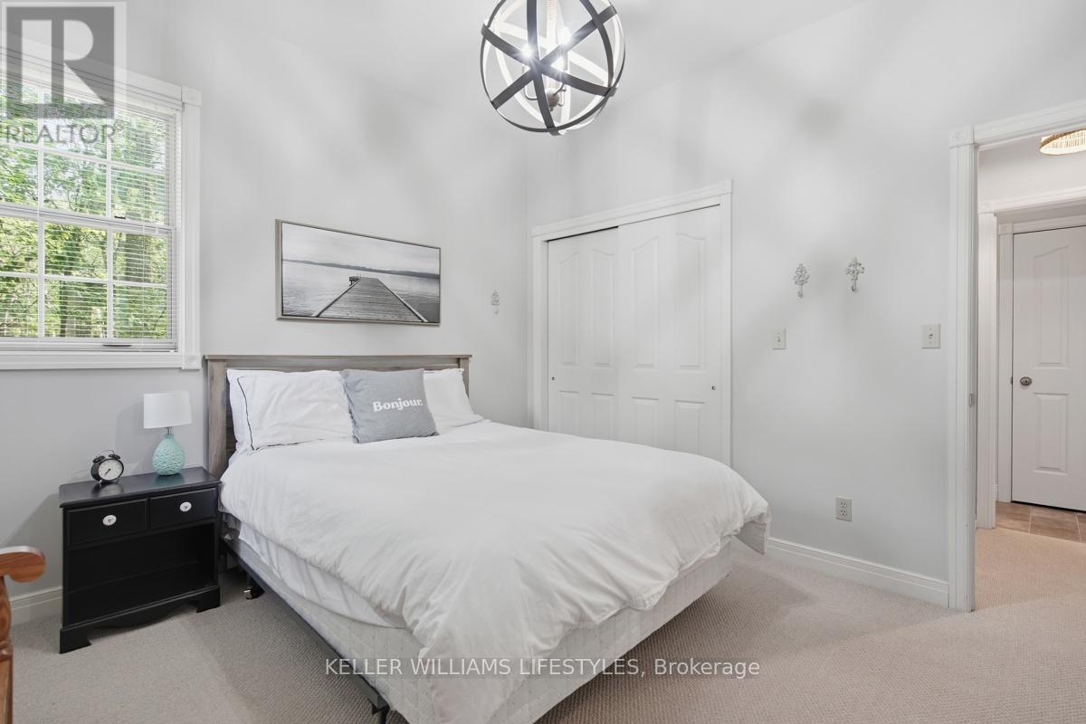 10240 Woodpark Court, Lambton Shores, Ontario  N0M 1T0 - Photo 22 - X13152888