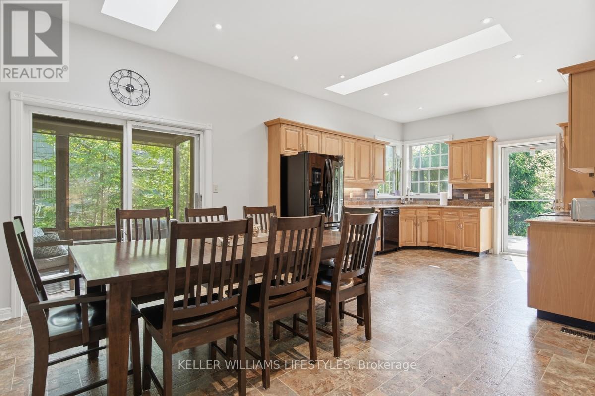 10240 Woodpark Court, Lambton Shores, Ontario  N0M 1T0 - Photo 29 - X13152888