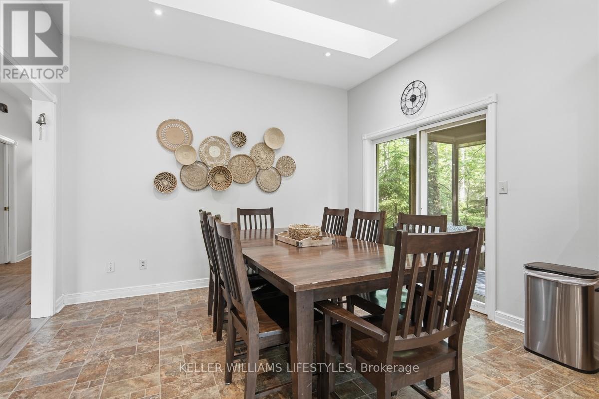 10240 Woodpark Court, Lambton Shores, Ontario  N0M 1T0 - Photo 30 - X13152888