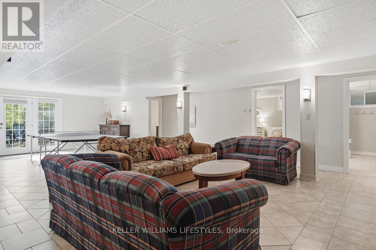 10240 Woodpark Court, Lambton Shores, Ontario  N0M 1T0 - Photo 34 - X13152888