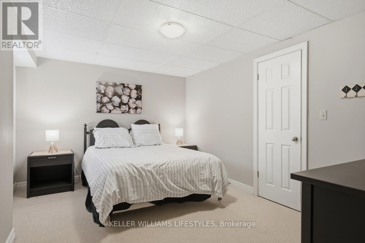10240 Woodpark Court, Lambton Shores, Ontario  N0M 1T0 - Photo 36 - X13152888