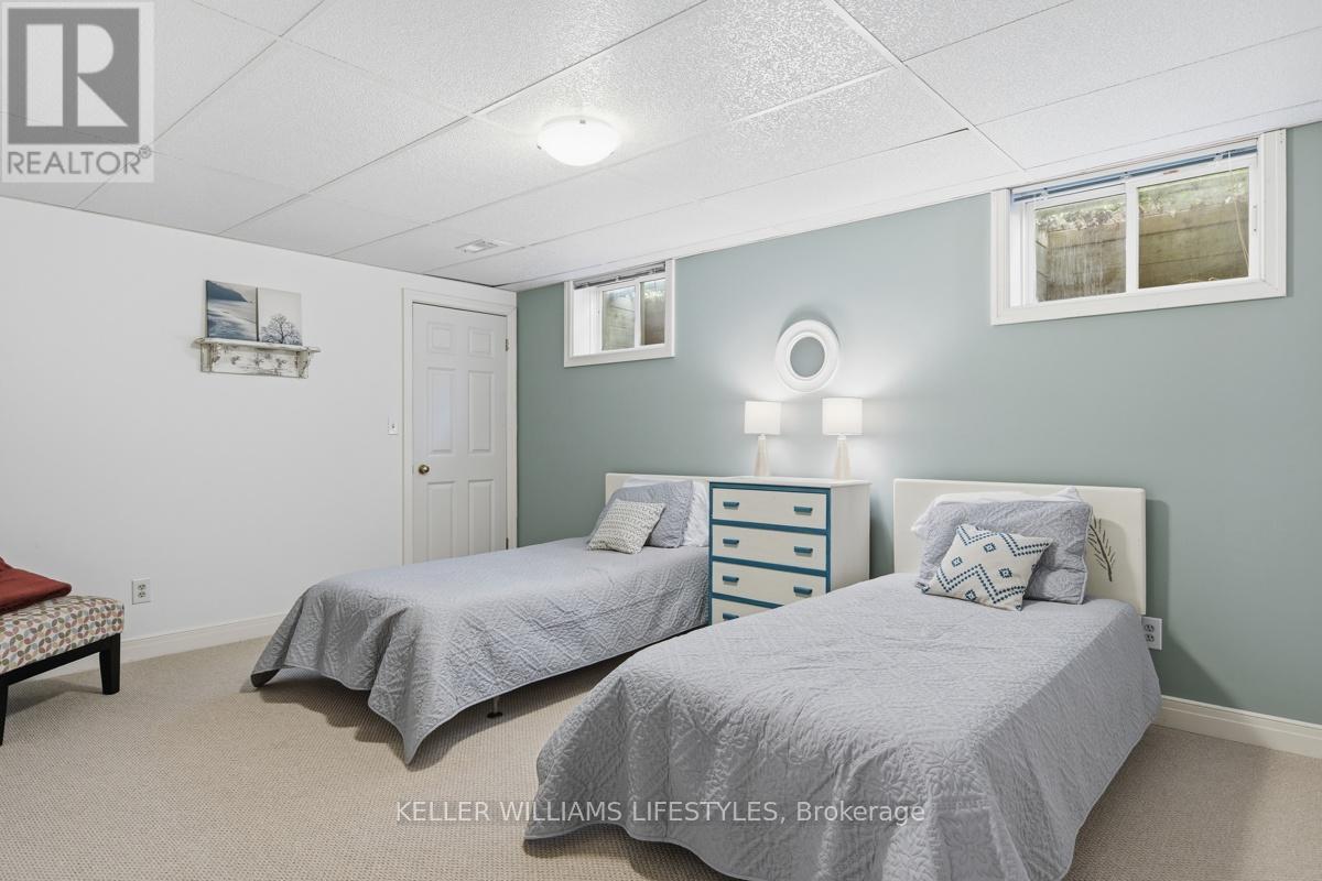 10240 Woodpark Court, Lambton Shores, Ontario  N0M 1T0 - Photo 37 - X13152888