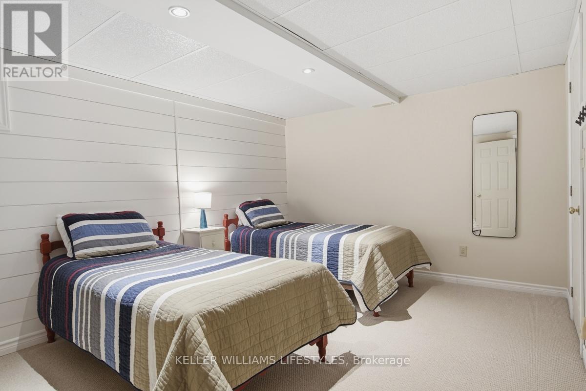 10240 Woodpark Court, Lambton Shores, Ontario  N0M 1T0 - Photo 38 - X13152888