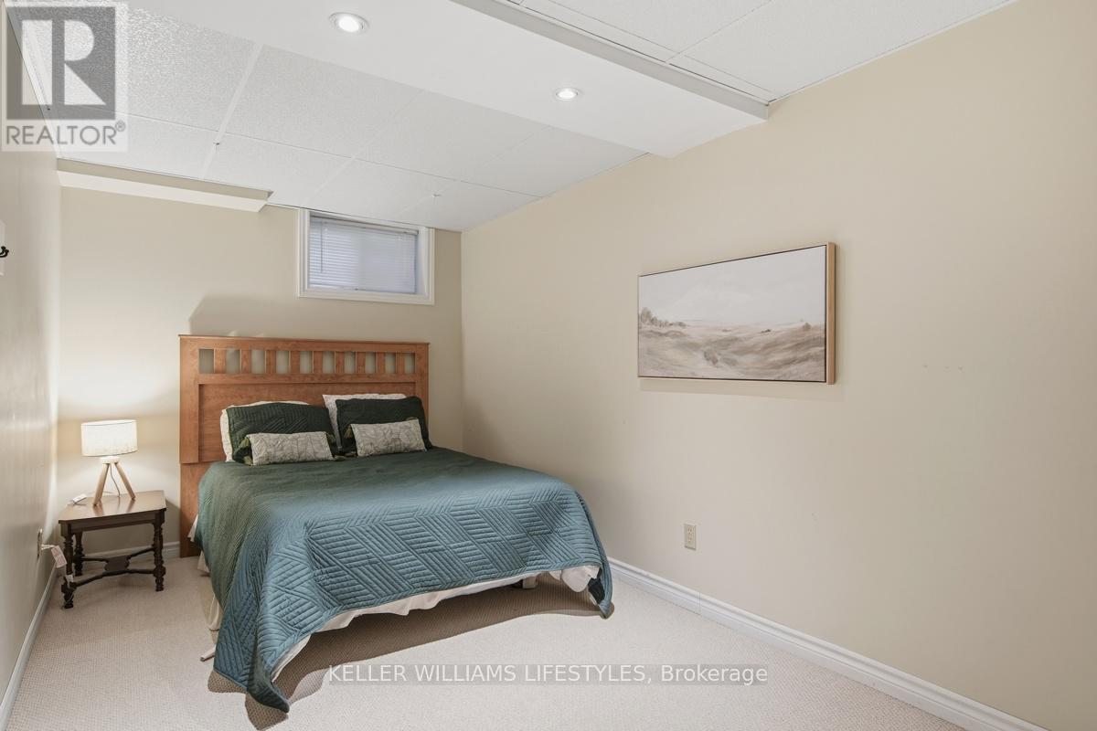 10240 Woodpark Court, Lambton Shores, Ontario  N0M 1T0 - Photo 39 - X13152888
