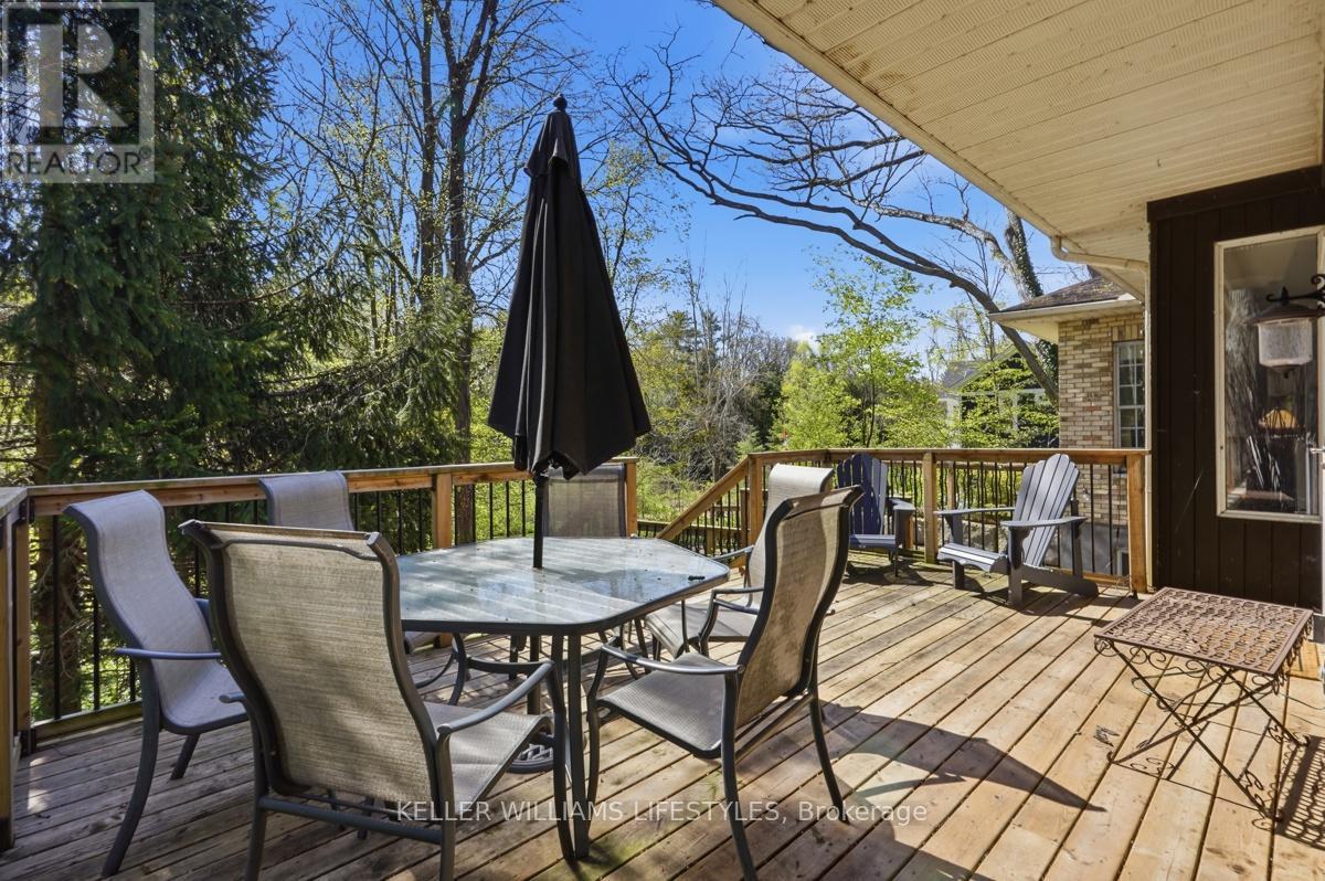 10240 Woodpark Court, Lambton Shores, Ontario  N0M 1T0 - Photo 41 - X13152888