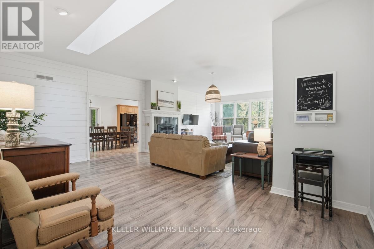 10240 Woodpark Court, Lambton Shores, Ontario  N0M 1T0 - Photo 8 - X13152888
