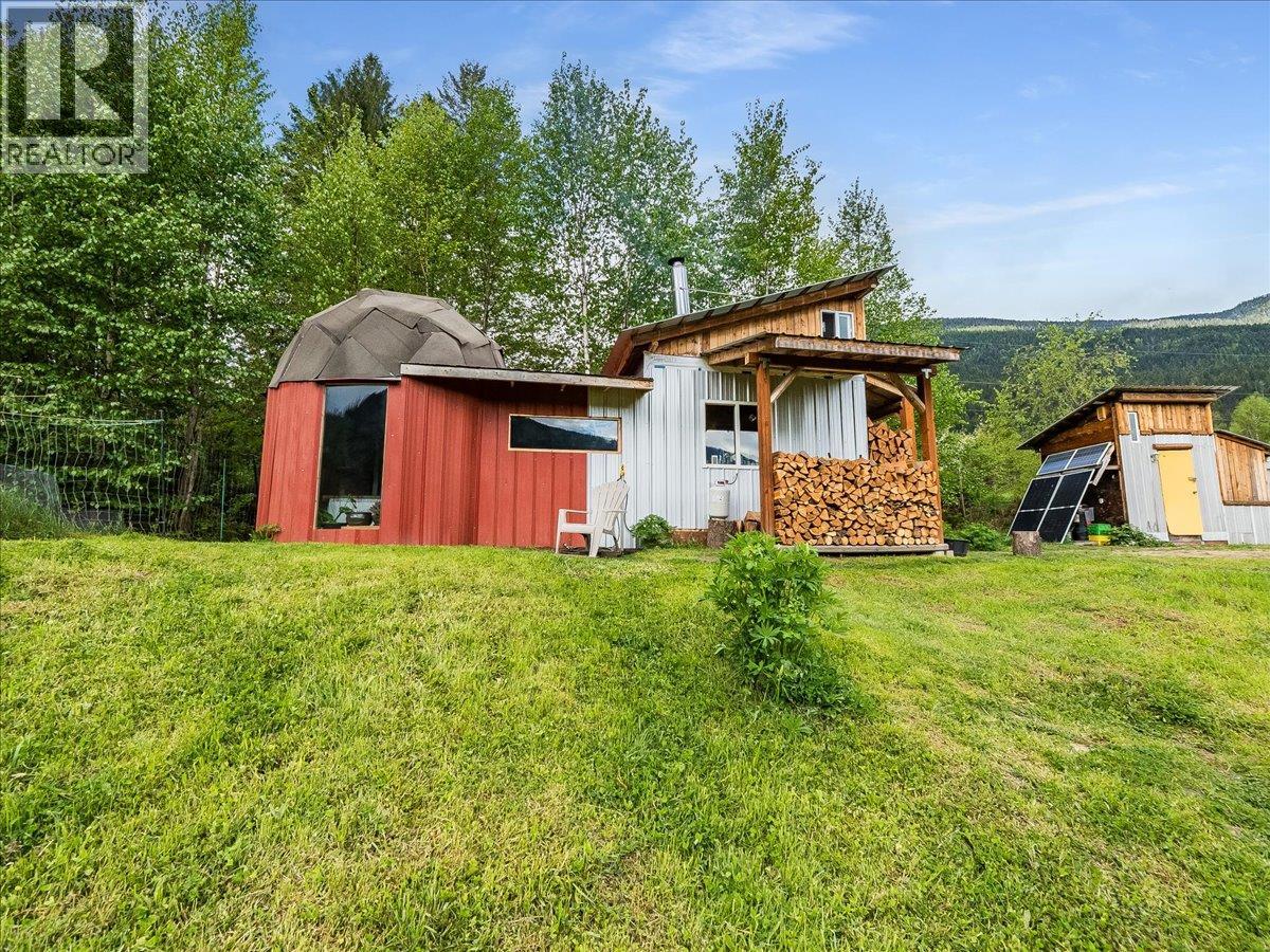 6288 Youngs Road, Winlaw, British Columbia  V0G 2J0 - Photo 4 - 10387294