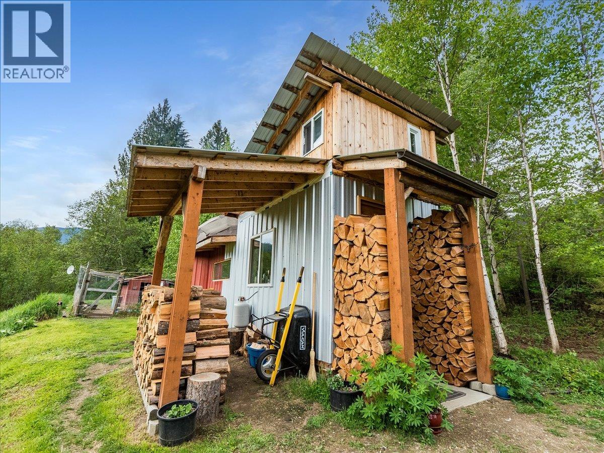 6288 Youngs Road, Winlaw, British Columbia  V0G 2J0 - Photo 5 - 10387294