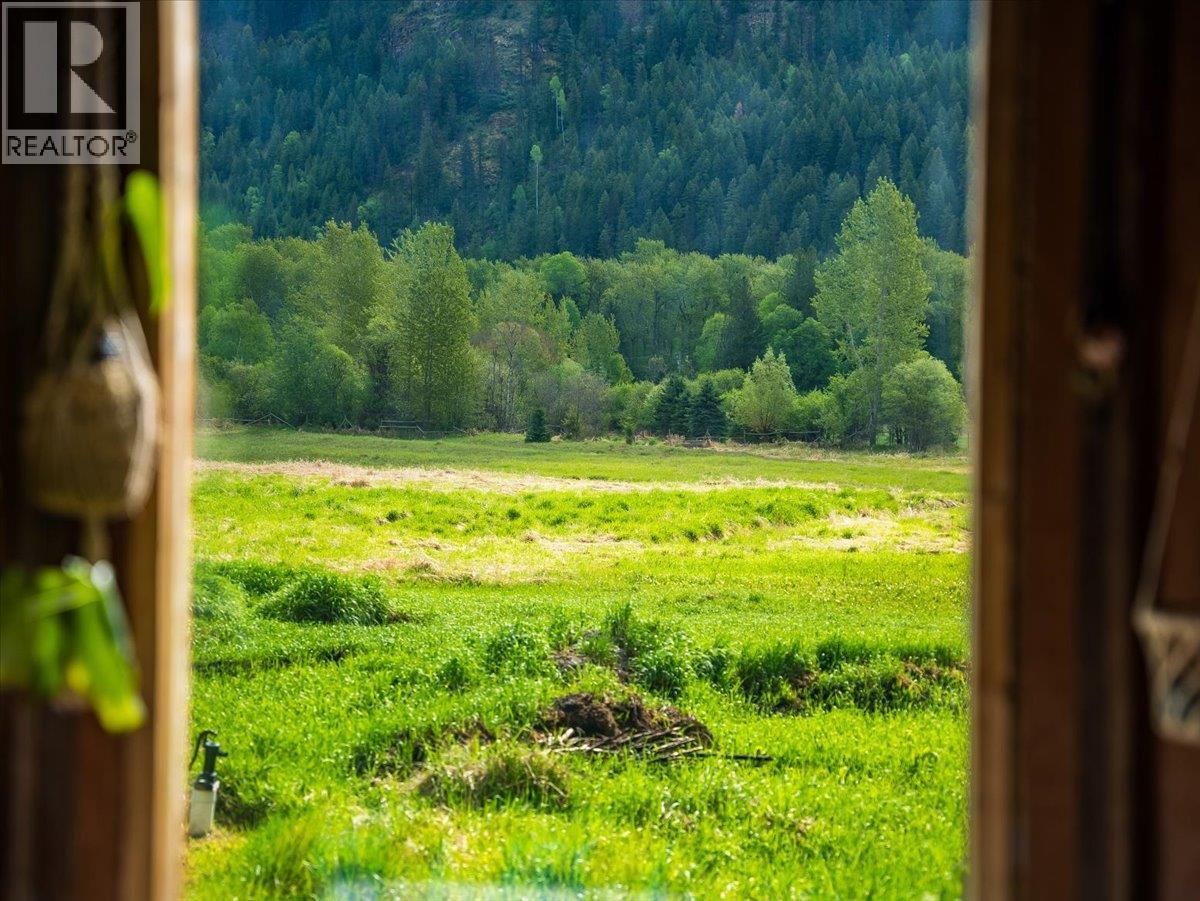 6288 Youngs Road, Winlaw, British Columbia  V0G 2J0 - Photo 17 - 10387294