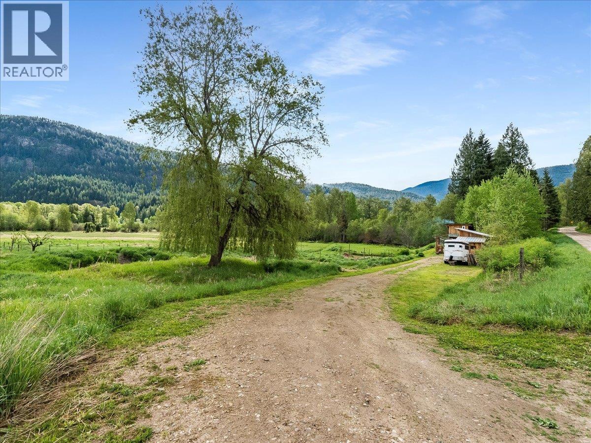 6288 Youngs Road, Winlaw, British Columbia  V0G 2J0 - Photo 35 - 10387294