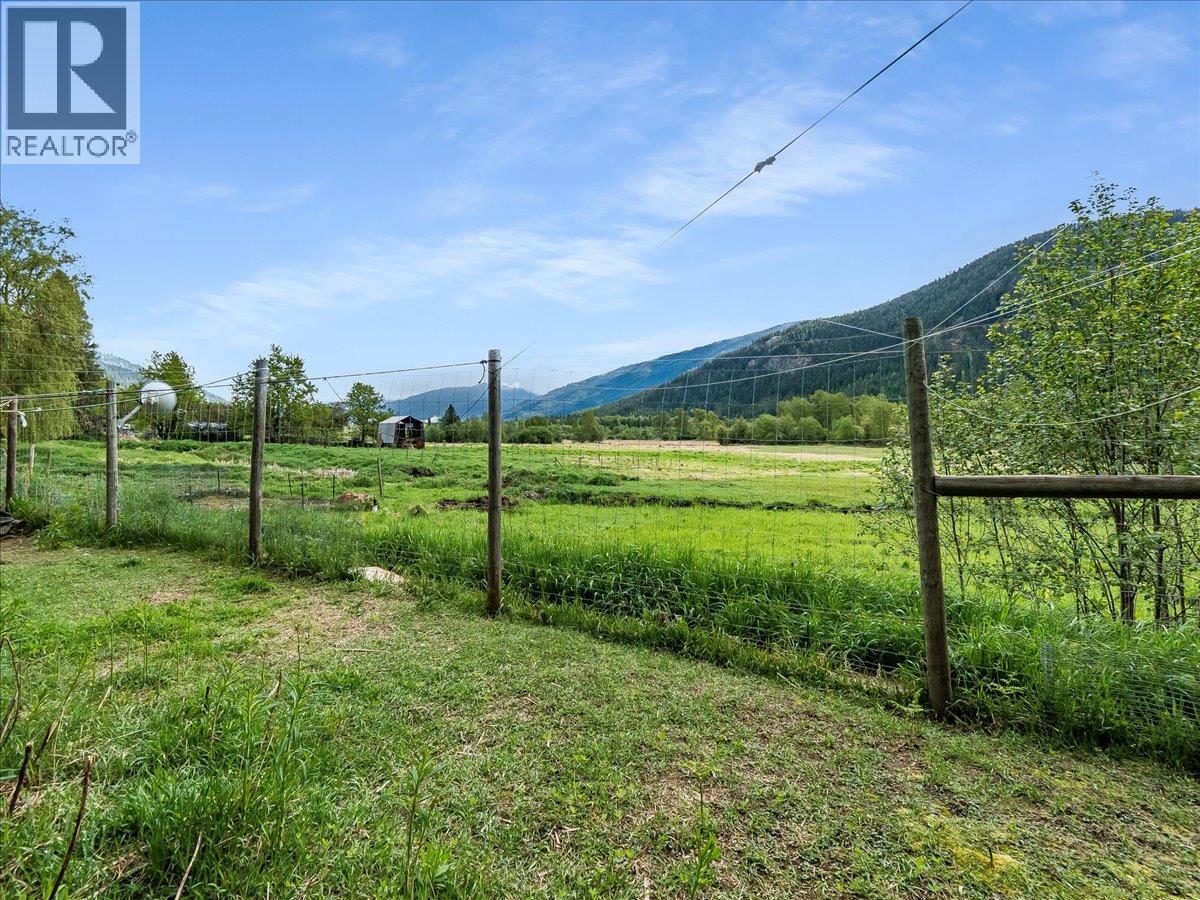 6288 Youngs Road, Winlaw, British Columbia  V0G 2J0 - Photo 24 - 10387294
