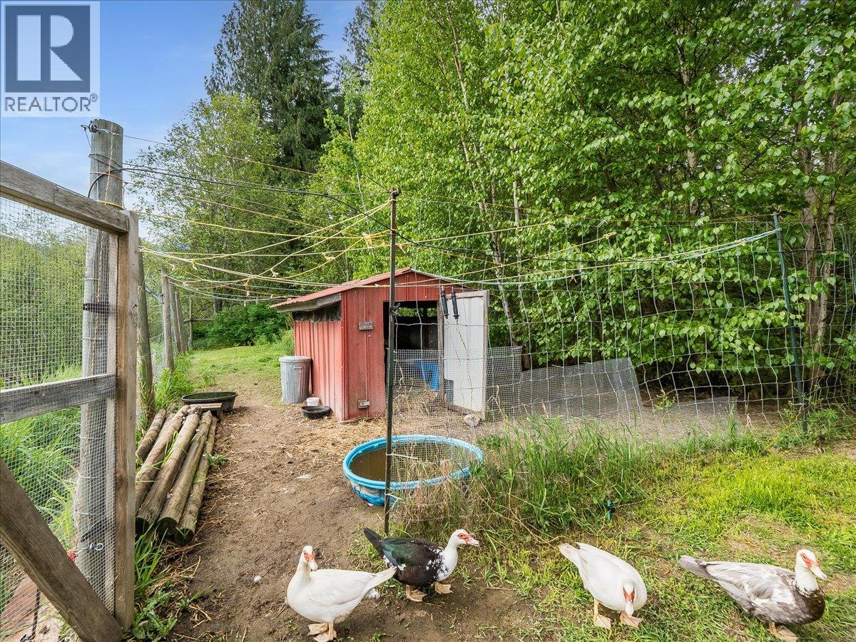 6288 Youngs Road, Winlaw, British Columbia  V0G 2J0 - Photo 29 - 10387294