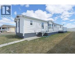 45 Meadowplace Crescent E, Brooks, Alberta