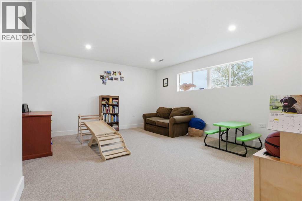 437 Maplewood  SE, Diamond Valley, Alberta  T0L 0H0 - Photo 17 - A2310553