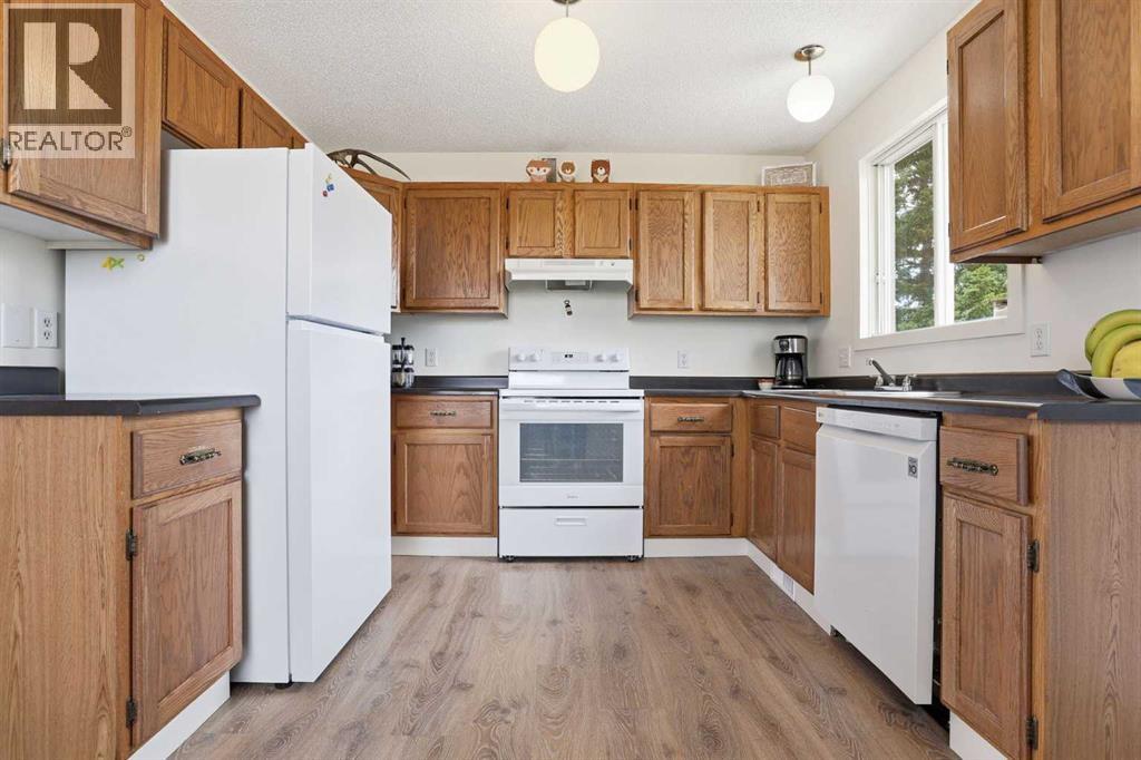 437 Maplewood  SE, Diamond Valley, Alberta  T0L 0H0 - Photo 10 - A2310553