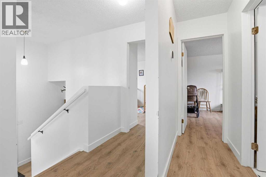 437 Maplewood  SE, Diamond Valley, Alberta  T0L 0H0 - Photo 11 - A2310553