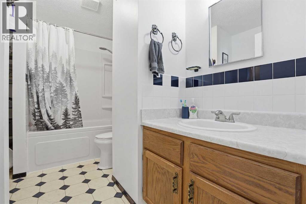 437 Maplewood  SE, Diamond Valley, Alberta  T0L 0H0 - Photo 14 - A2310553