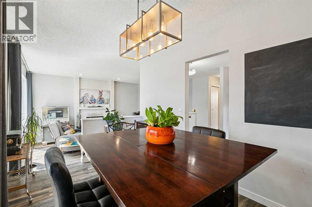 60 Bermondsey Court NW, Calgary, Alberta  T3K 1V7 - Photo 9 - A2310617