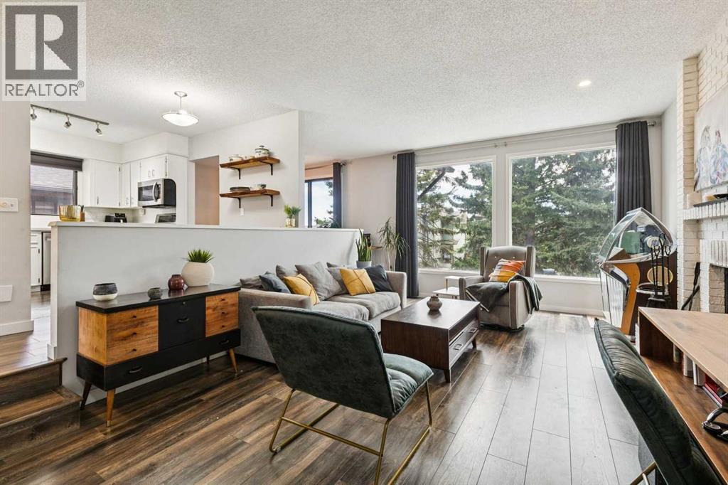 60 Bermondsey Court NW, Calgary, Alberta  T3K 1V7 - Photo 3 - A2310617