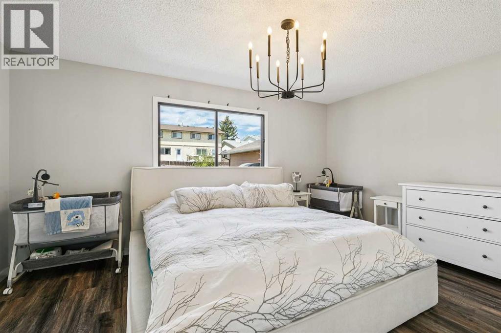 60 Bermondsey Court NW, Calgary, Alberta  T3K 1V7 - Photo 13 - A2310617
