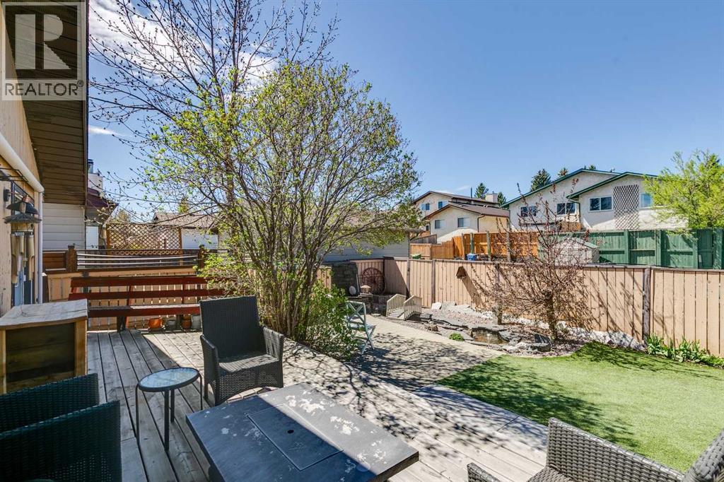 60 Bermondsey Court NW, Calgary, Alberta  T3K 1V7 - Photo 38 - A2310617
