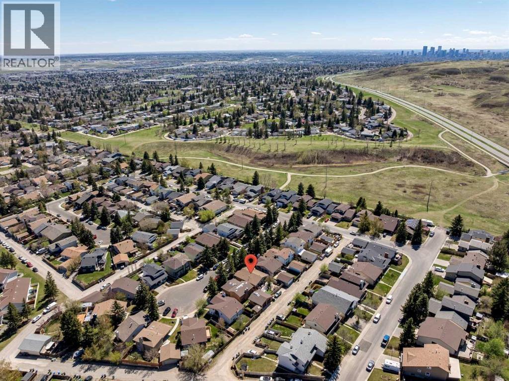 60 Bermondsey Court NW, Calgary, Alberta  T3K 1V7 - Photo 46 - A2310617