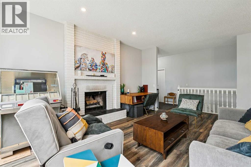 60 Bermondsey Court NW, Calgary, Alberta  T3K 1V7 - Photo 5 - A2310617