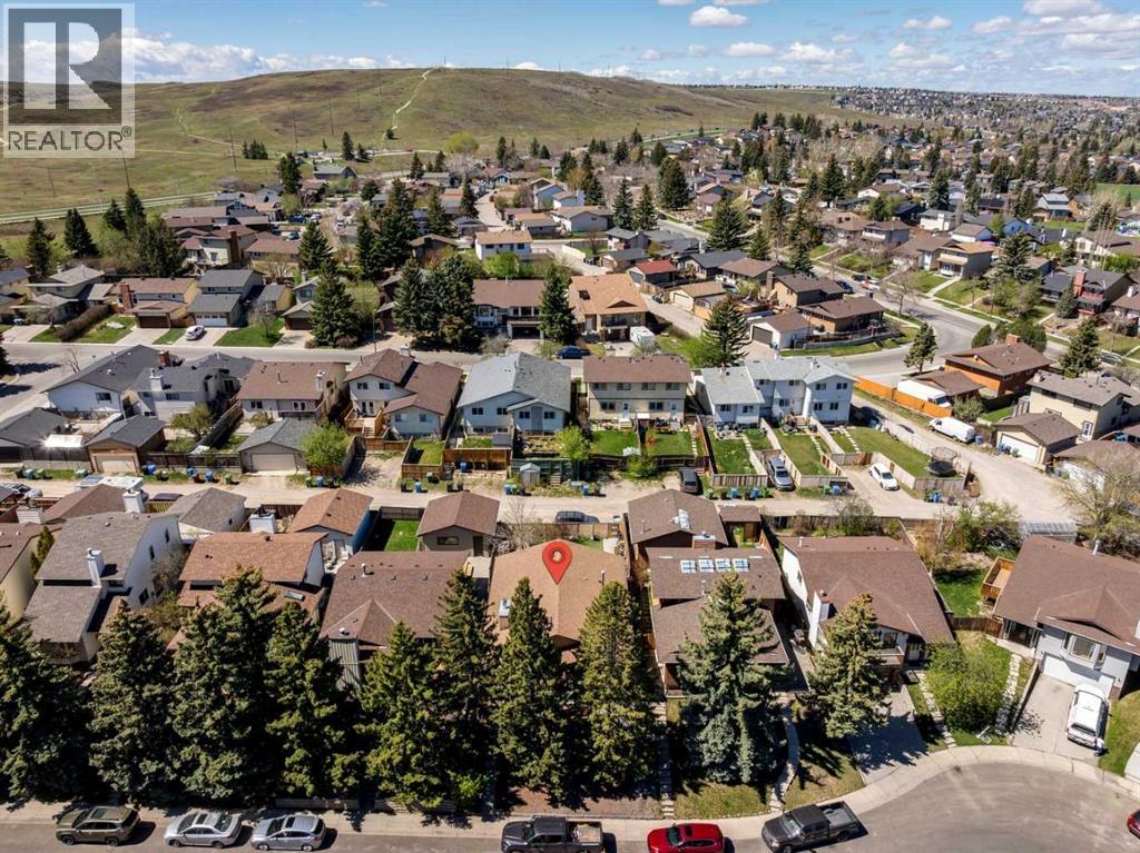 60 Bermondsey Court NW, Calgary, Alberta  T3K 1V7 - Photo 44 - A2310617