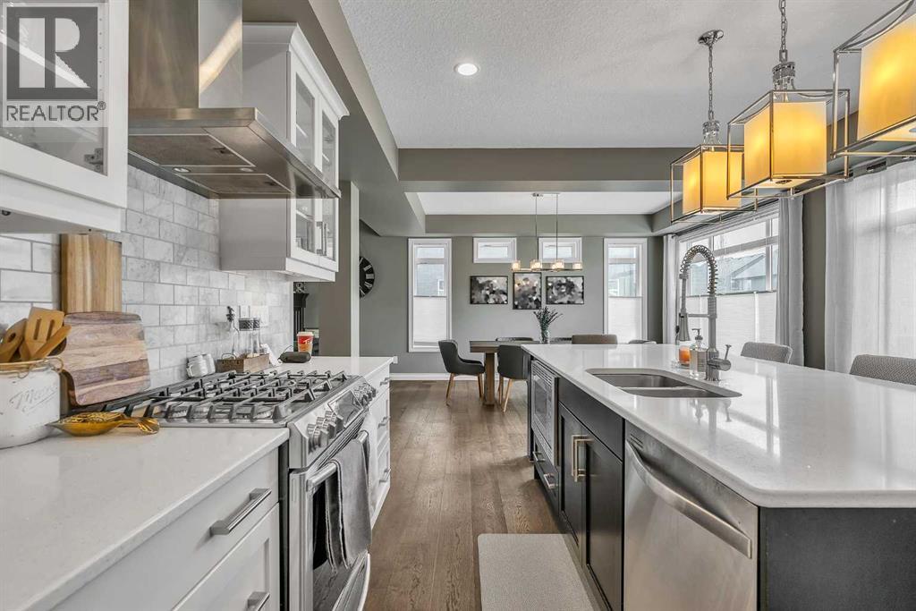 8223 9 Avenue SW, Calgary, Alberta  T3H 0W2 - Photo 11 - A2311746