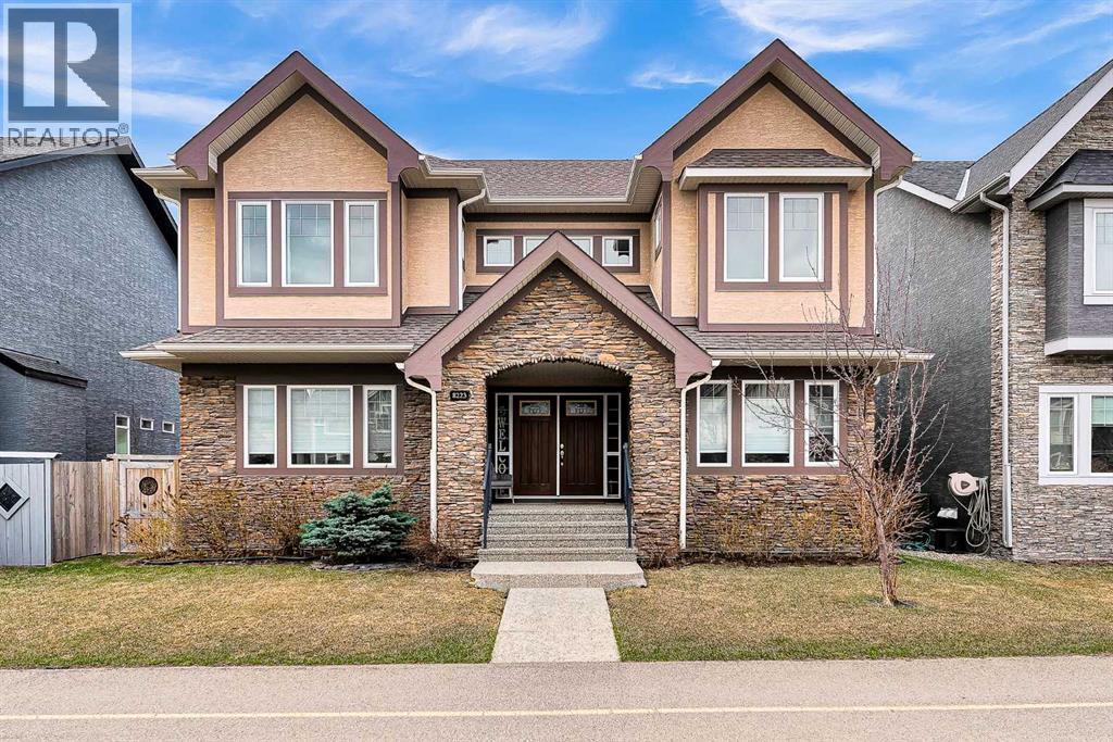 8223 9 Avenue SW, Calgary, Alberta  T3H 0W2 - Photo 1 - A2311746