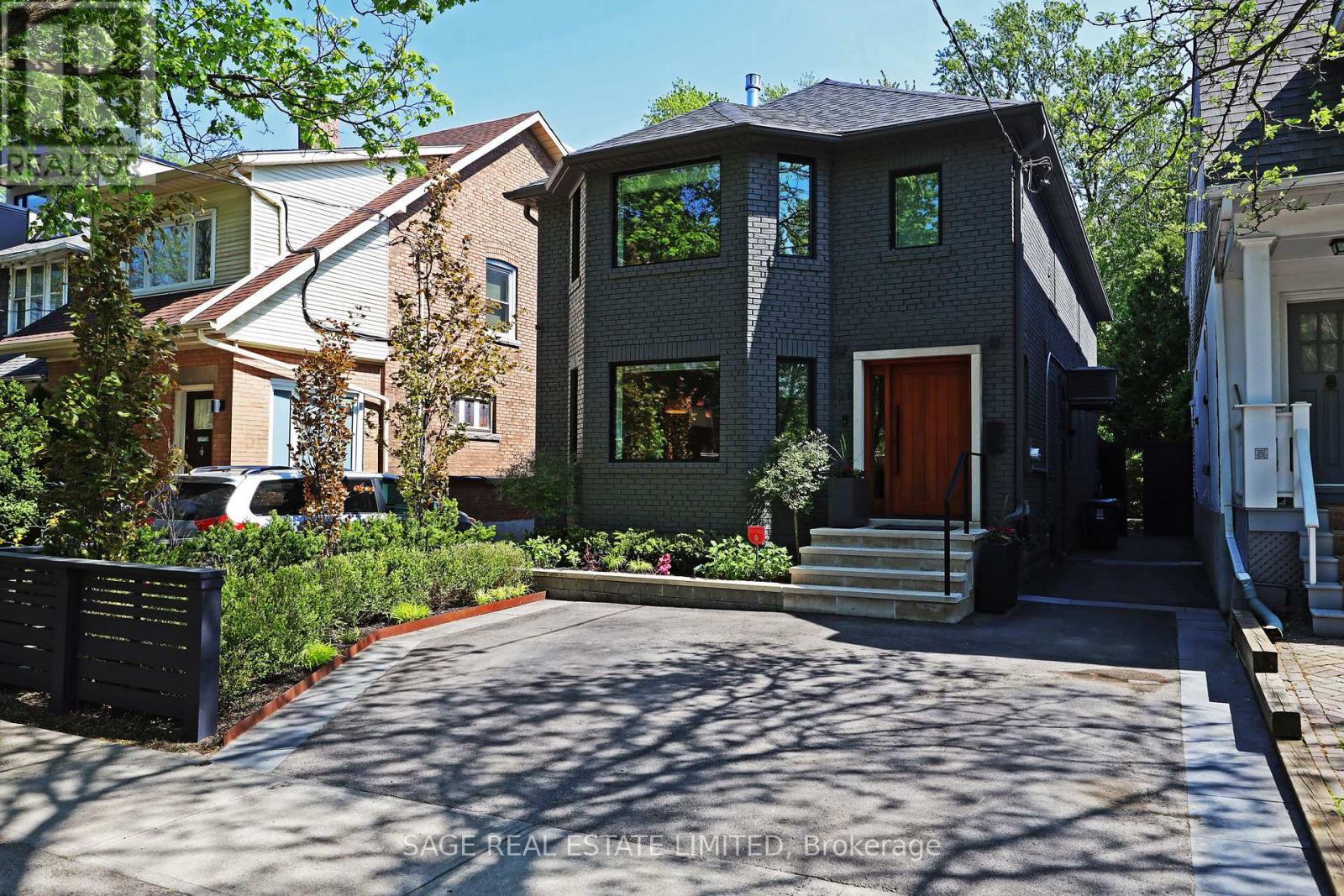 121 SHERWOOD AVENUE, Toronto, Ontario