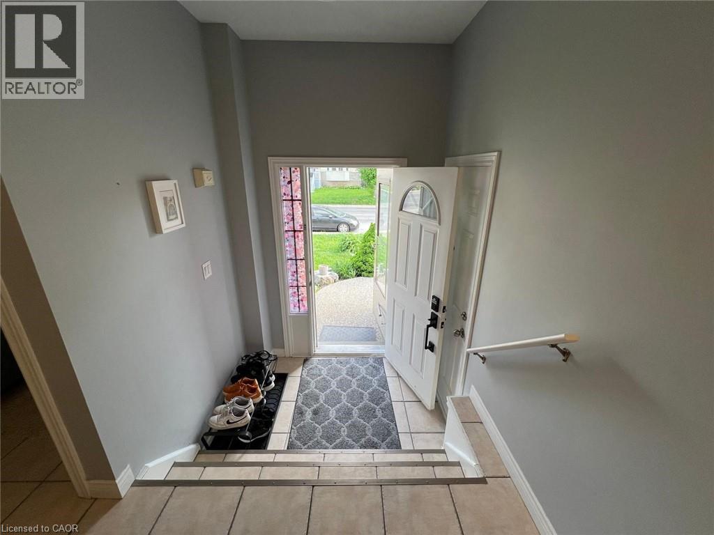 831 Queensdale Avenue E, Hamilton, Ontario  L8V 1M7 - Photo 5 - 40831665