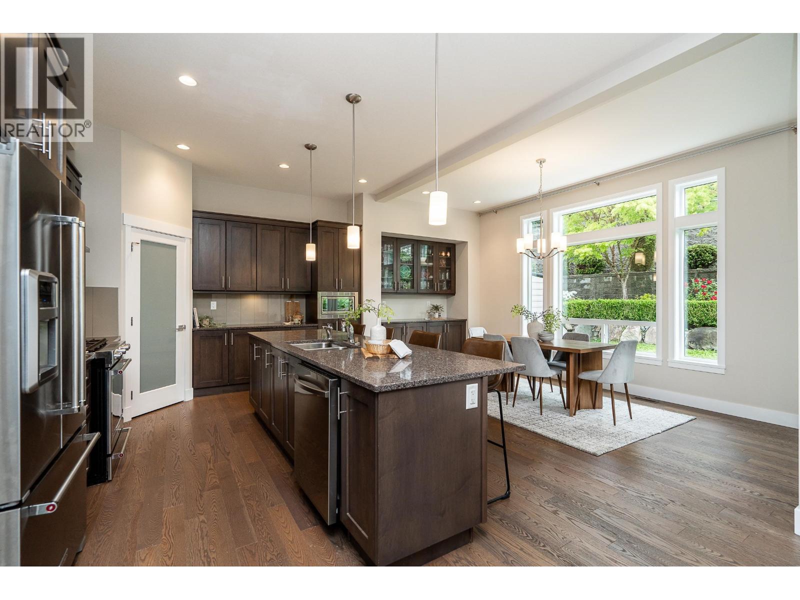 3565 Highland Drive, Coquitlam, British Columbia  V3E 0K2 - Photo 3 - R3125596