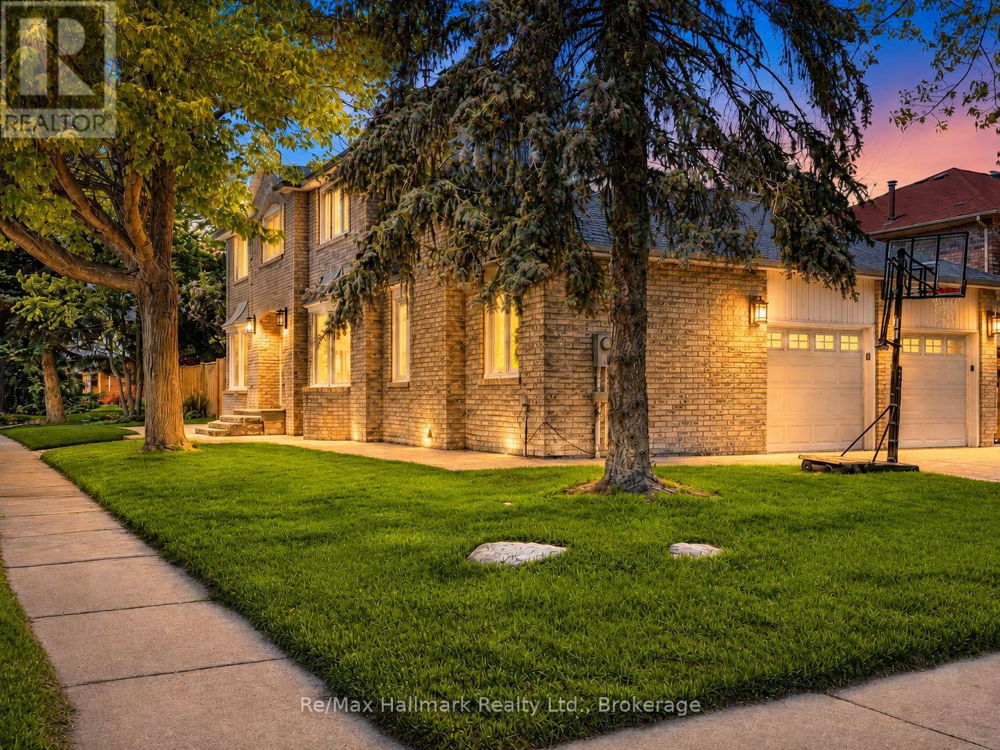 560 Chillingham Crescent, Oakville, Ontario  L6J 2P2 - Photo 2 - W13149818