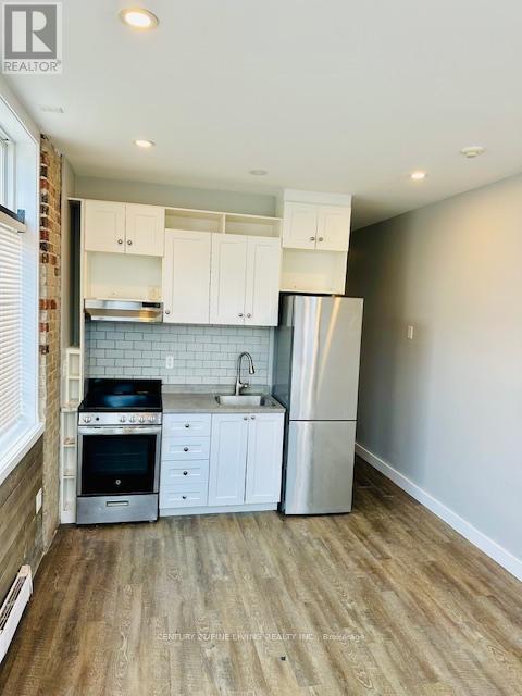 2029-2031 Eglinton Avenue W, Toronto, Ontario  M6E 2K4 - Photo 2 - W13152848